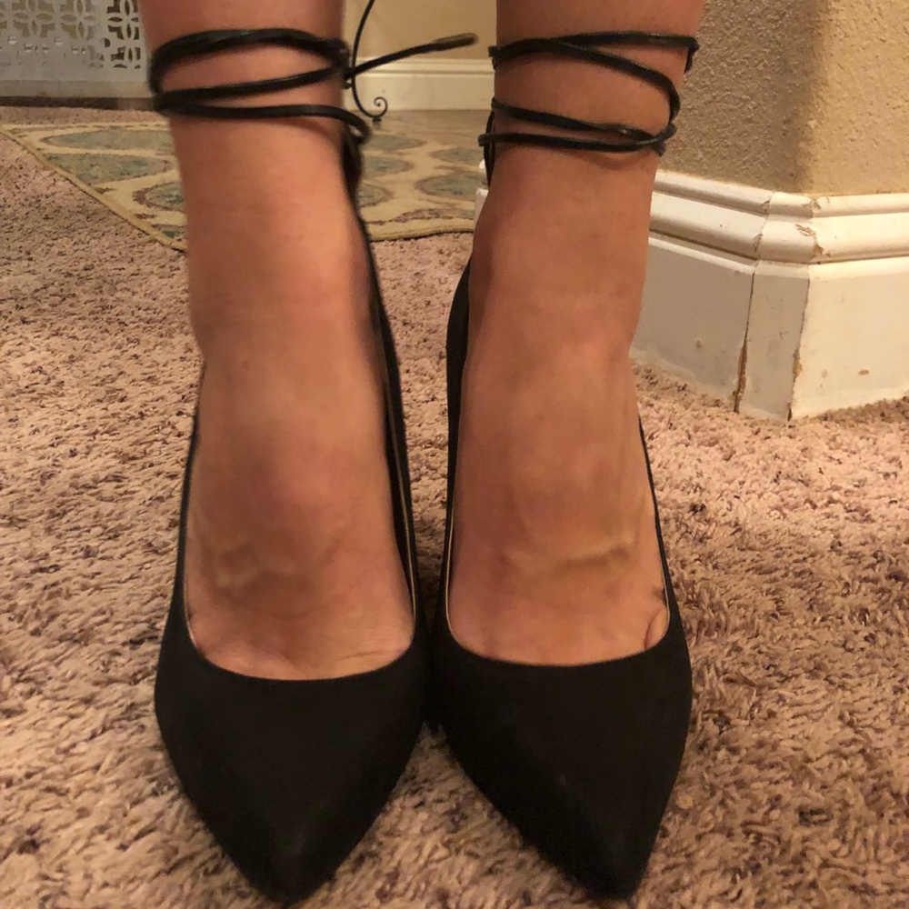 New never been worn black heels